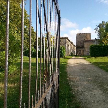 Chateau De Champdolent Exterior foto